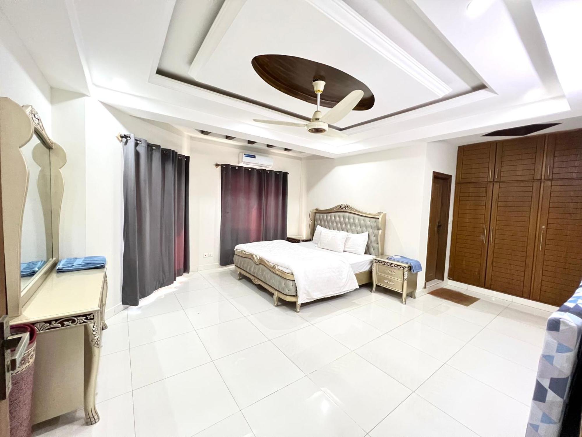 Luxury Apartment Hotel Islamabad Bagian luar foto