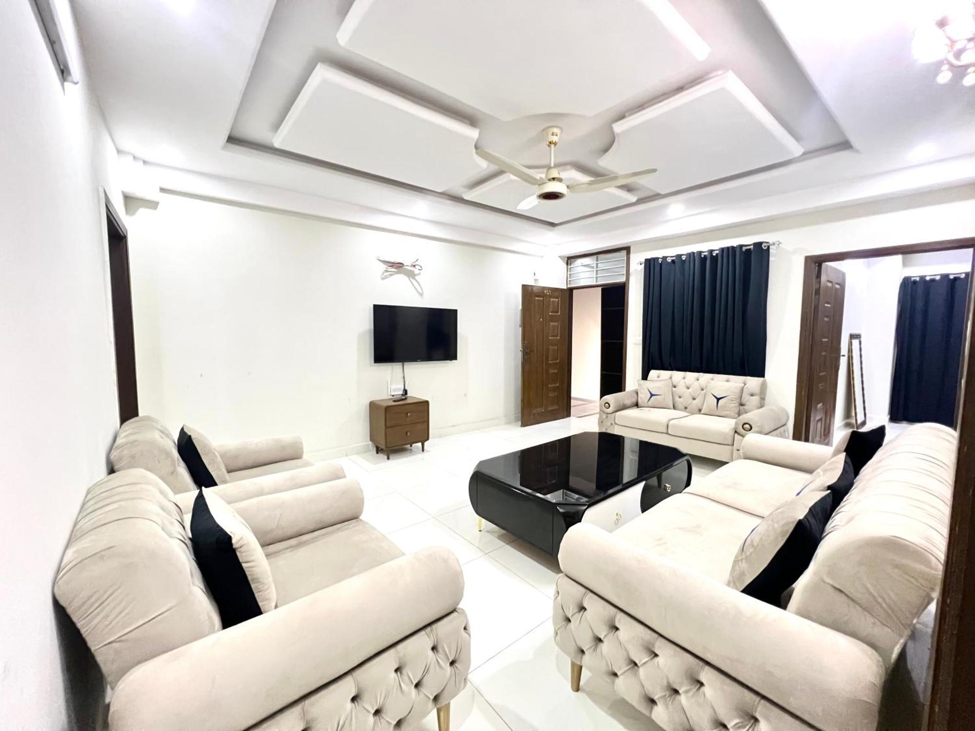 Luxury Apartment Hotel Islamabad Bagian luar foto